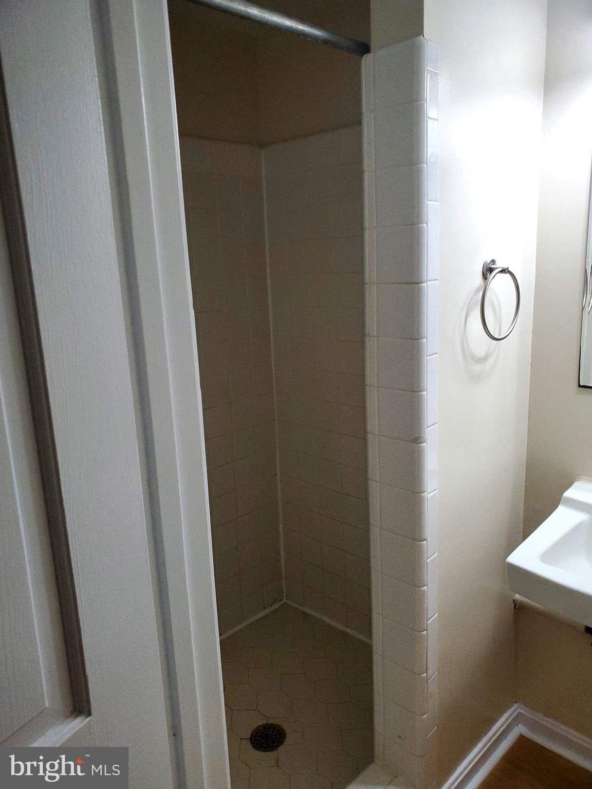 6735 Towne Lane Road McLean, VA 22101 - Photo 20 of 24 a bathroom with a sink