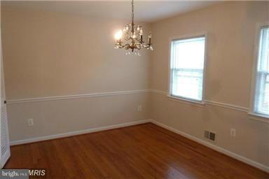 6735 Towne Lane Road McLean, VA 22101 - Photo 2 of 24 an empty room with a window