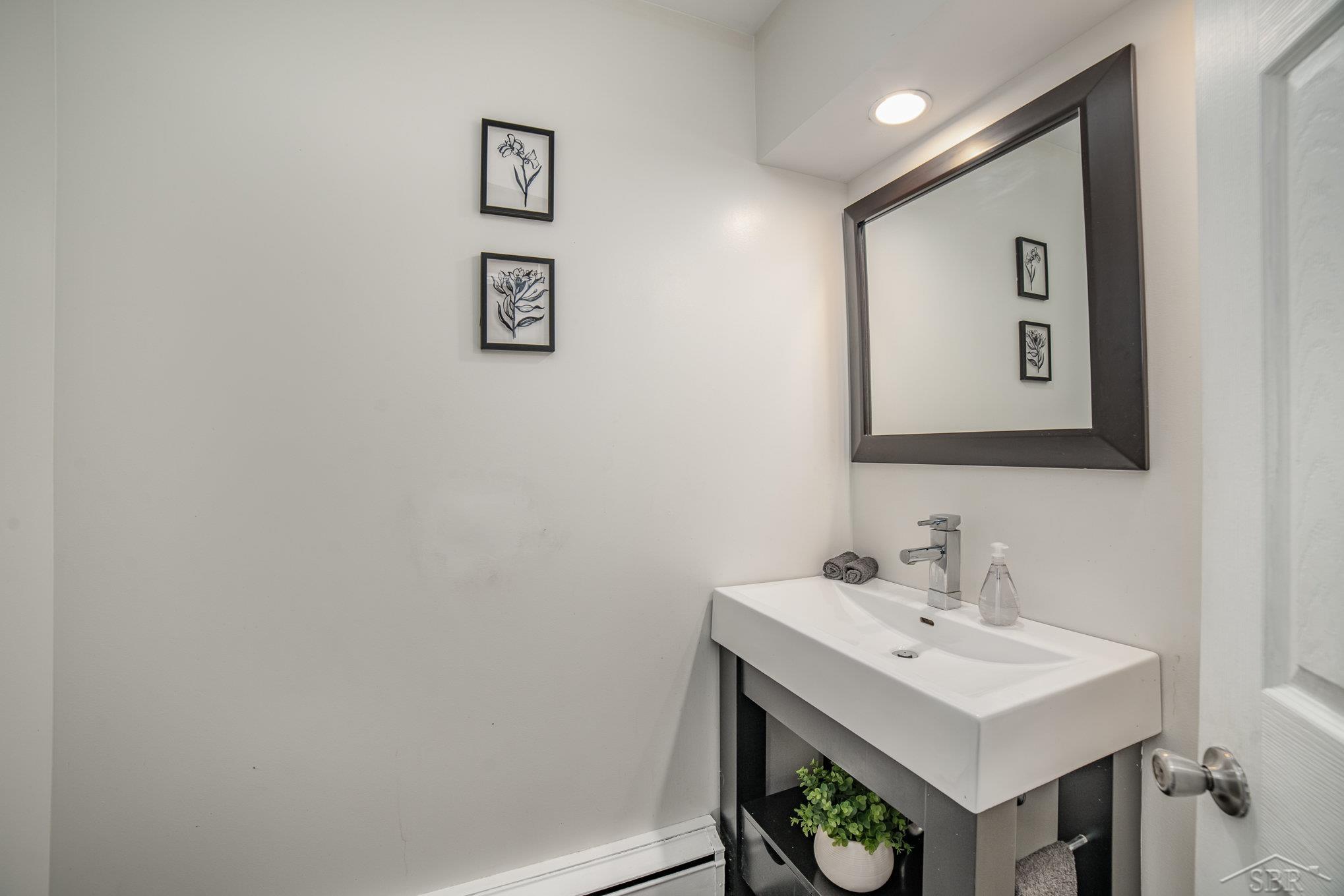 63 Benton Road Saginaw, MI 48602 - Photo 10 of 39 50126640-9.JPG