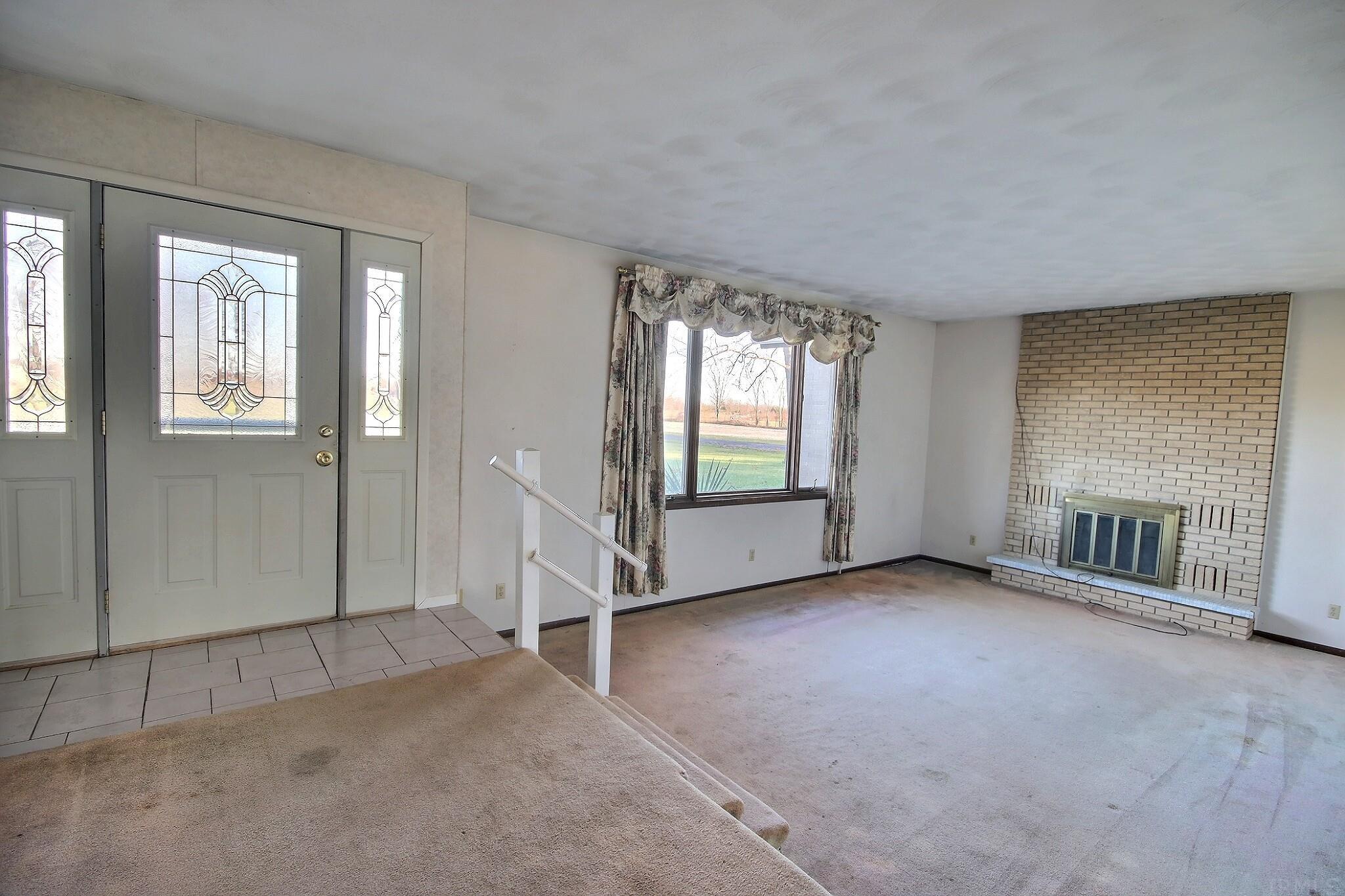 17028 Zubrick Road Roanoke, IN 46783 - Photo 4 of 33