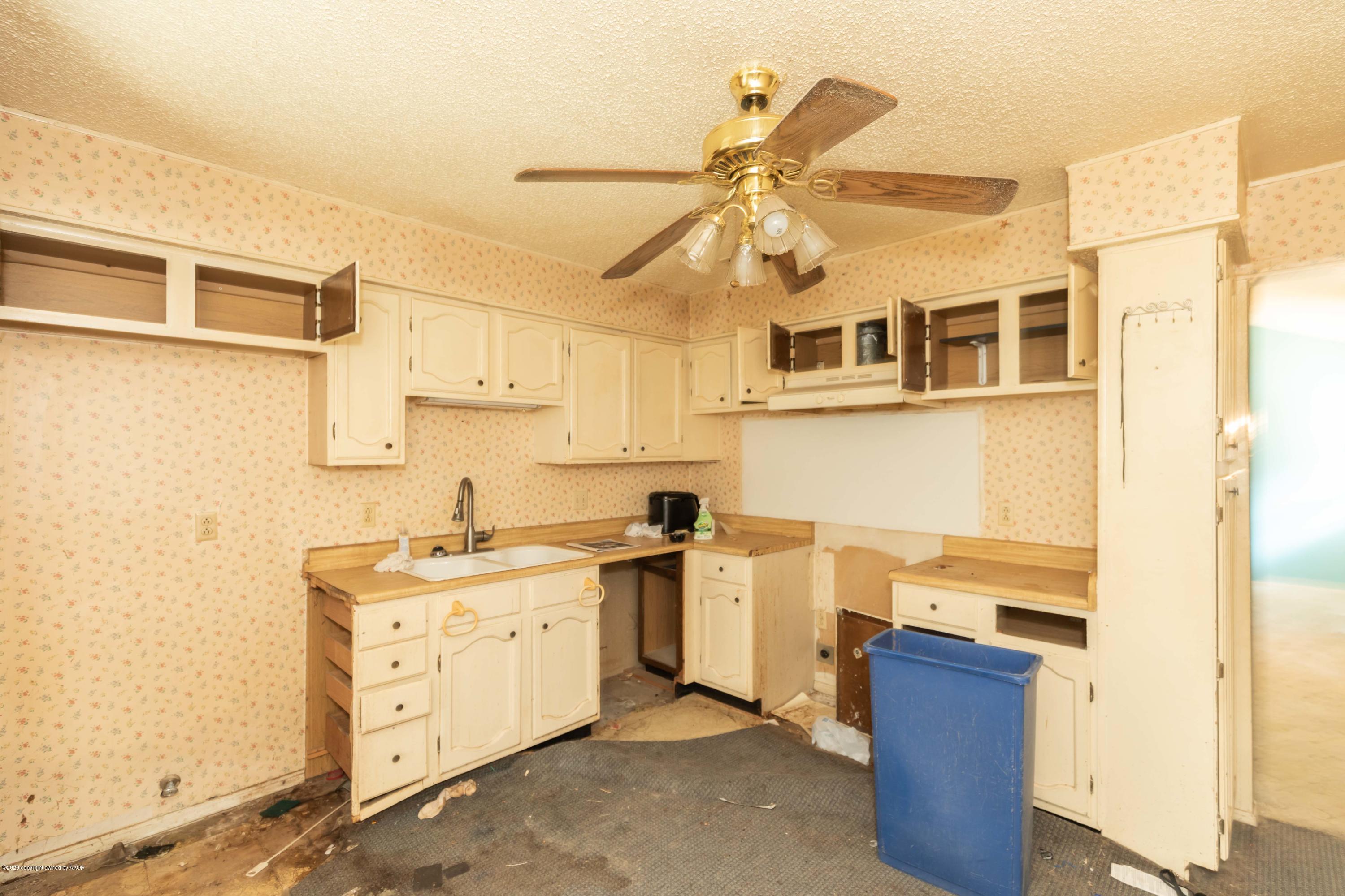 3105 Surf Drive Amarillo, TX 79110 - Photo 8 of 17 KITCHEN VIEW 2
