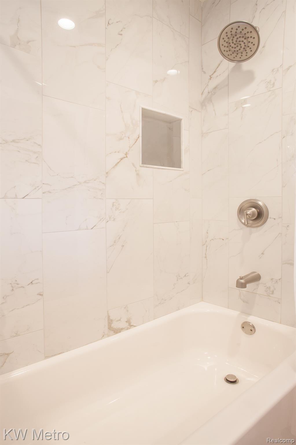38868 Westchester Road Sterling Heights, MI 48310 - Photo 51 of 88 -51.jpg