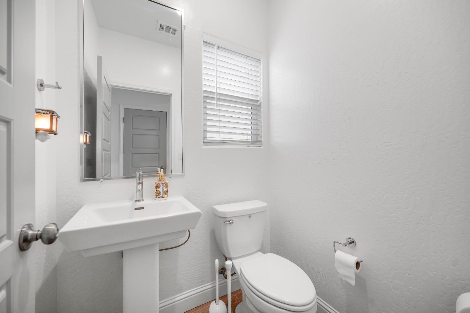 966 Kelso Avenue Clovis, CA 93619 - Photo 16 of 27