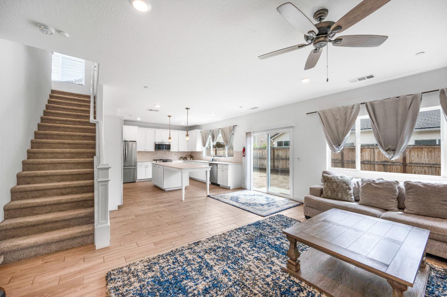 966 Kelso Avenue Clovis, CA 93619 - Photo 10 of 27