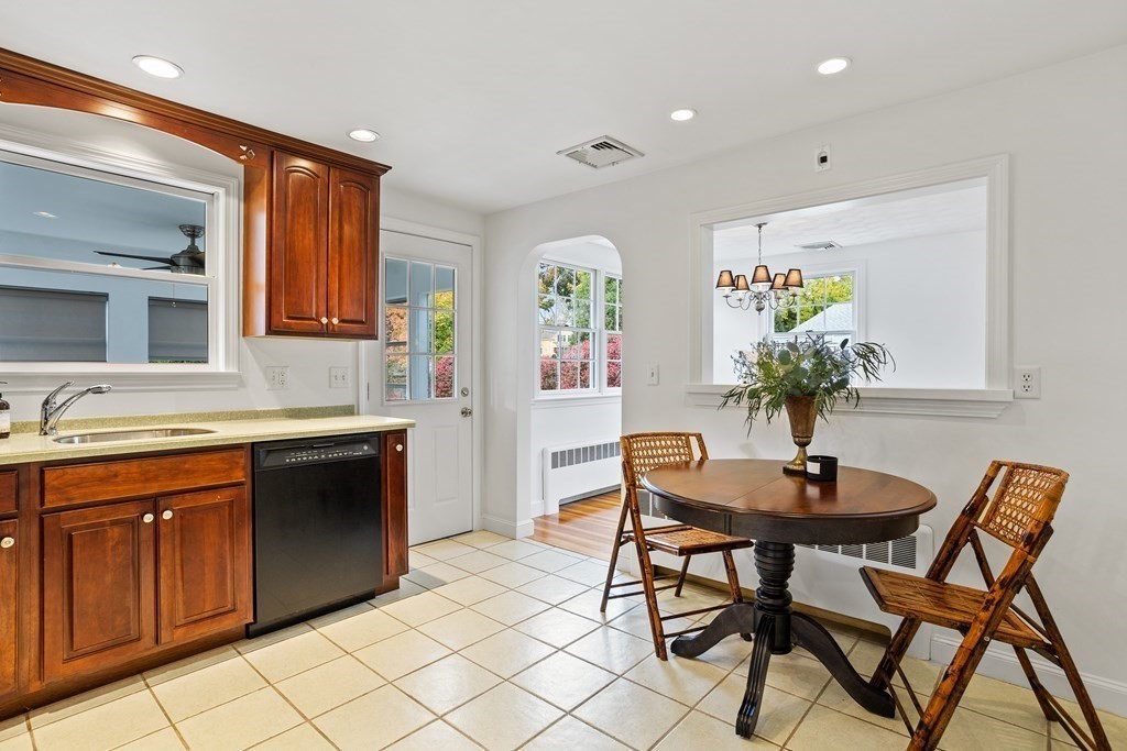12 Daniel Road Wakefield, MA 01880 - Photo 10 of 30 Gallery Image 10
