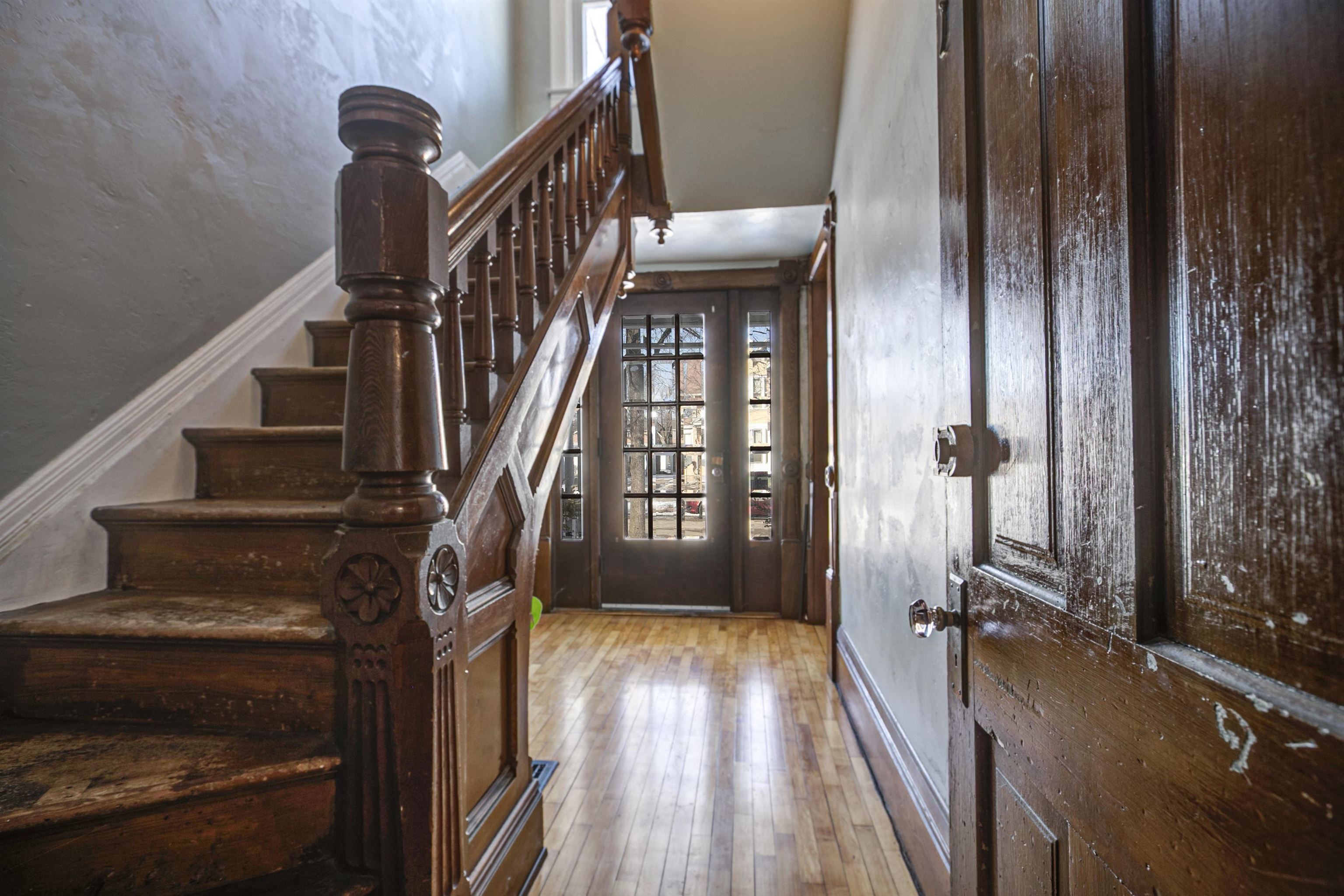 121 East Spring Street Appleton, WI 54911 - Photo 9 of 37