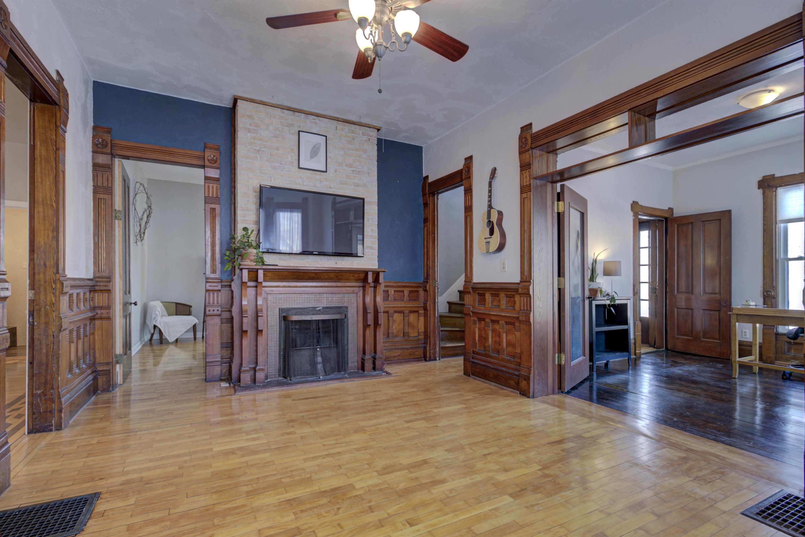 121 East Spring Street Appleton, WI 54911 - Photo 10 of 37