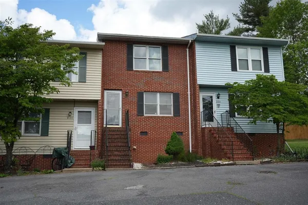 $1,650 | 832 Vine Street, Harrisonburg, VA 22802