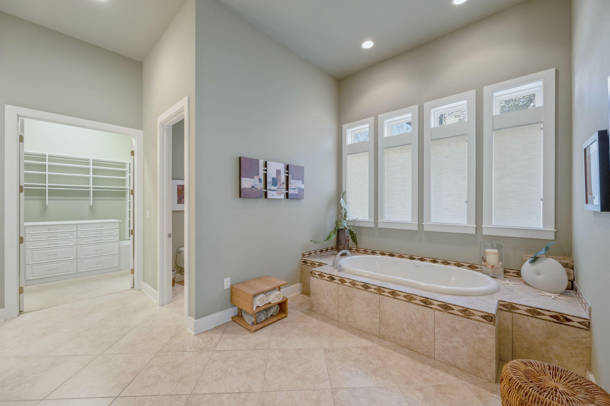 2943 Pine Valley Road Miramar Beach, FL 32550 - Photo 47 of 97 Soaking Tub