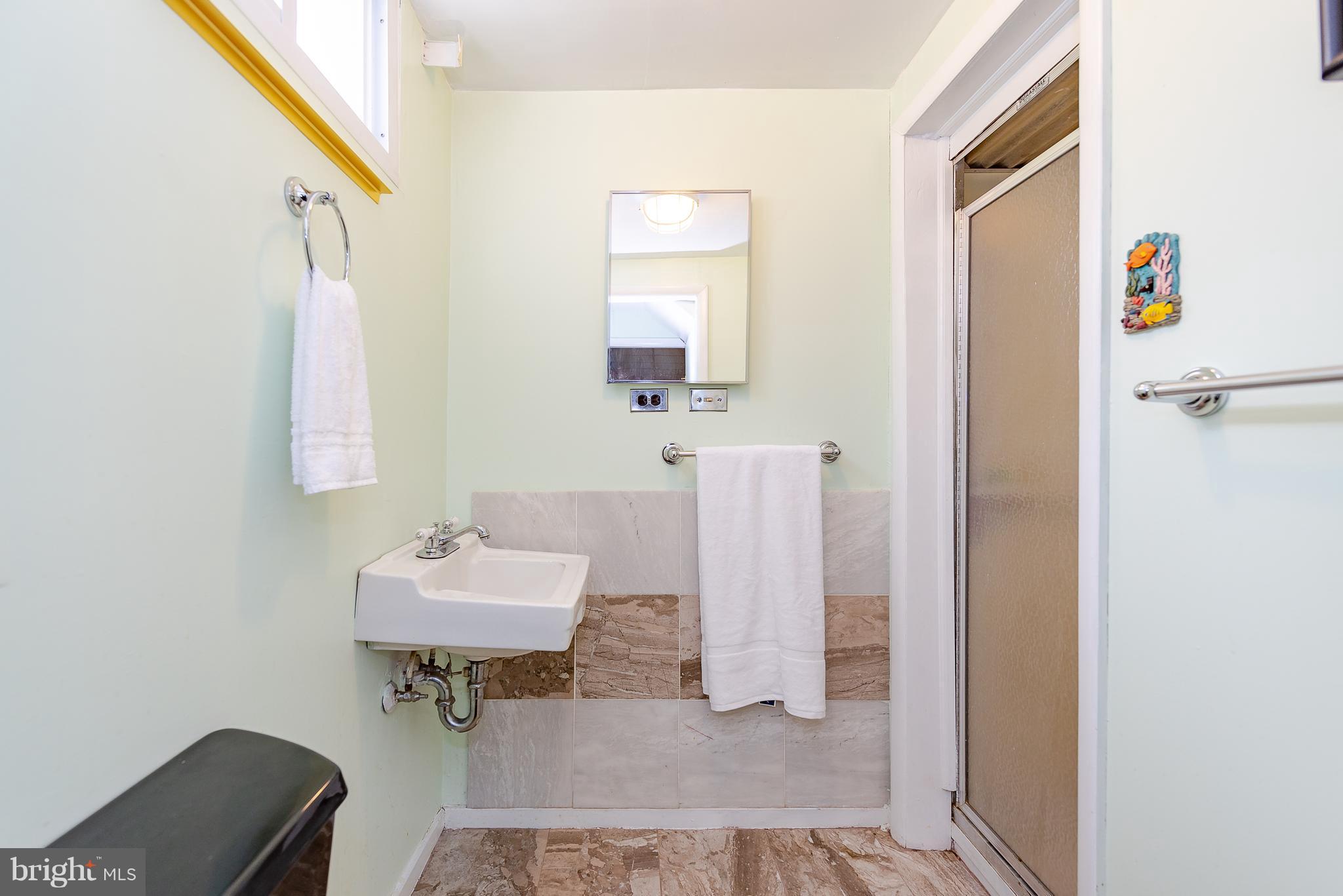 1933 Altavue Road Baltimore, MD 21228 - Photo 18 of 25 Bath