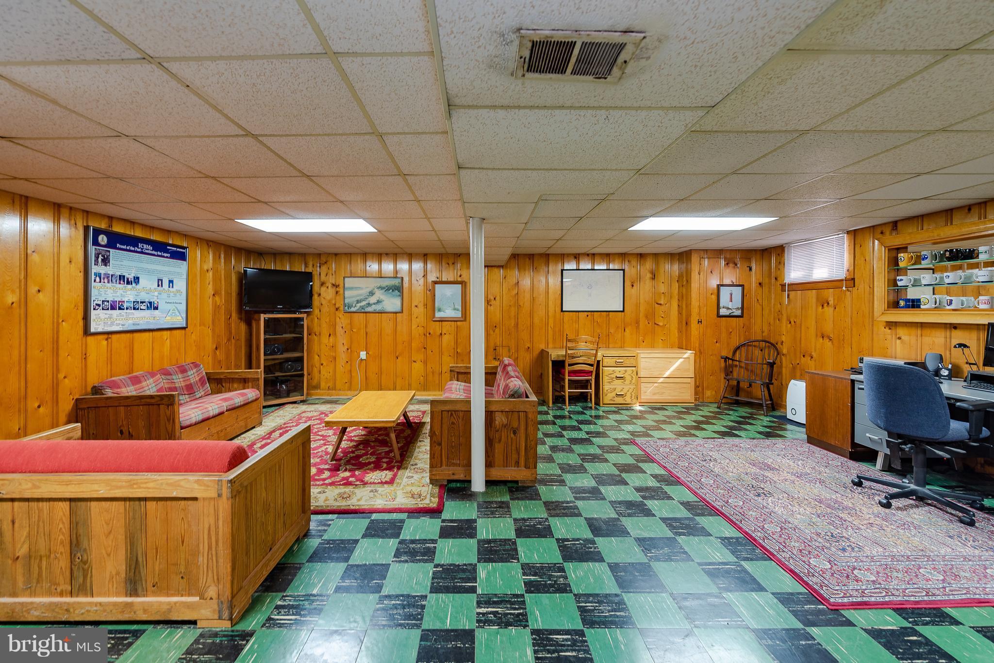 1933 Altavue Road Baltimore, MD 21228 - Photo 19 of 25 Lower Level Rec Room