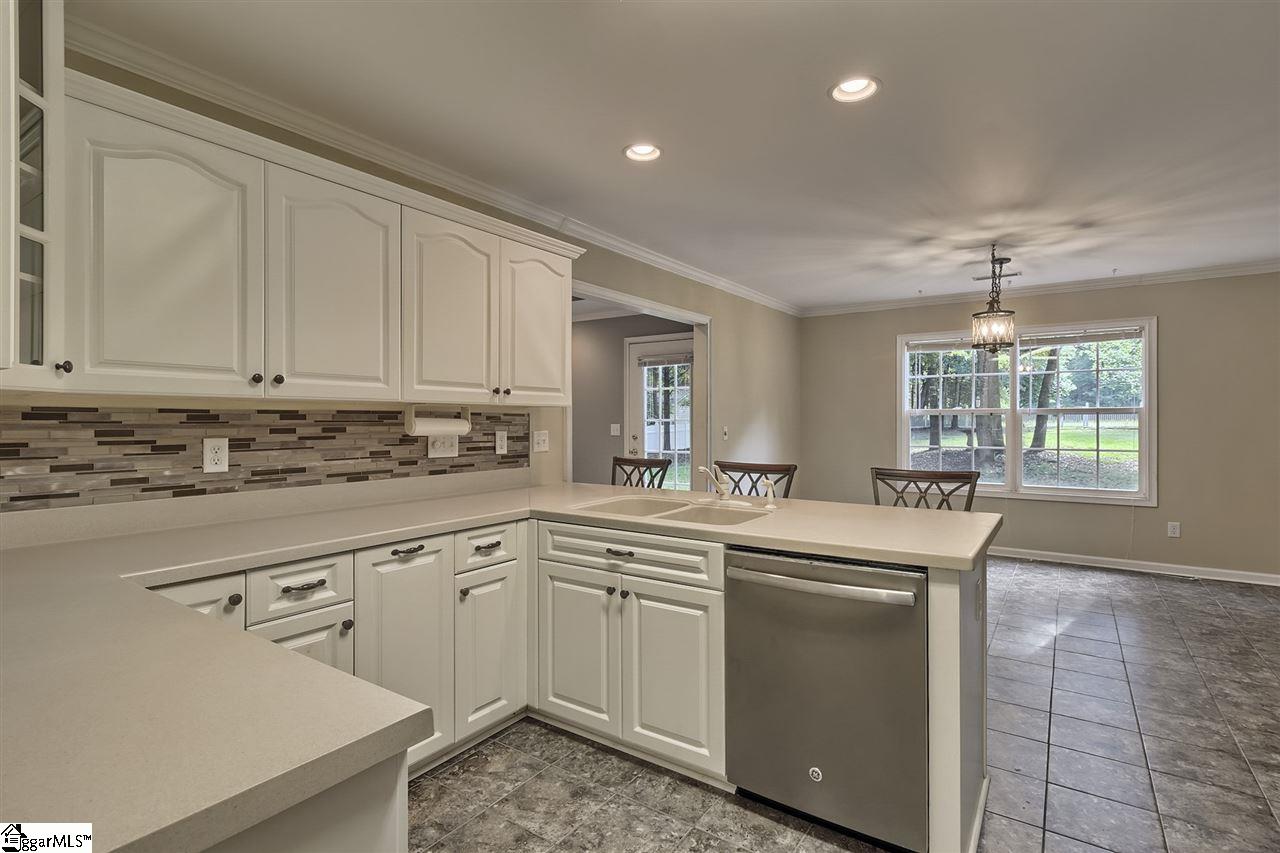 200 Crossington Way Fountain Inn, SC 29644 - Photo 11 of 36 Gallery Image 11