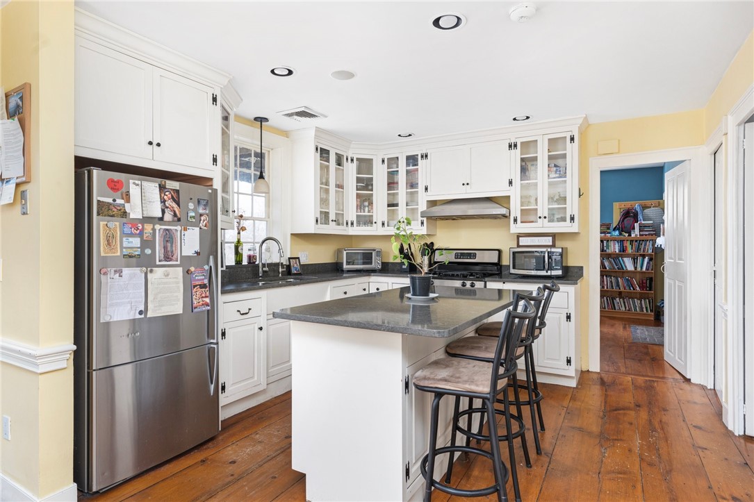 47 Post Road Warwick, RI 02888 - Photo 2 of 46 Main Level Unit