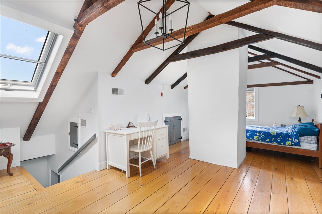 47 Post Road Warwick, RI 02888 - Photo 23 of 46 Upper Level Unit