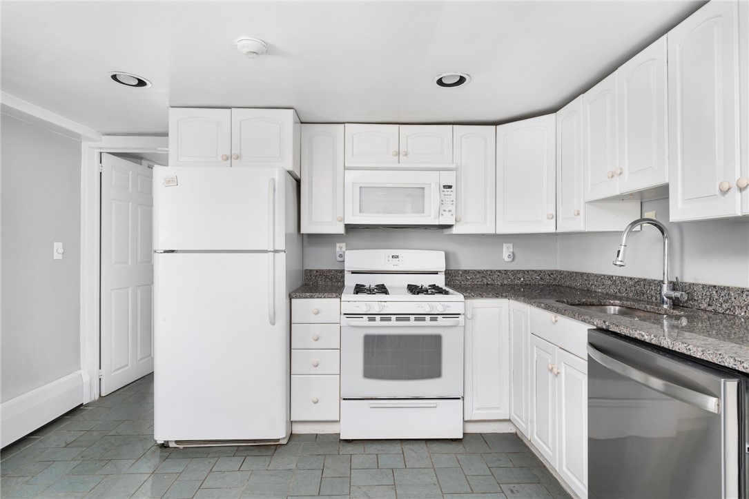 47 Post Road Warwick, RI 02888 - Photo 30 of 46 Garden Level Unit