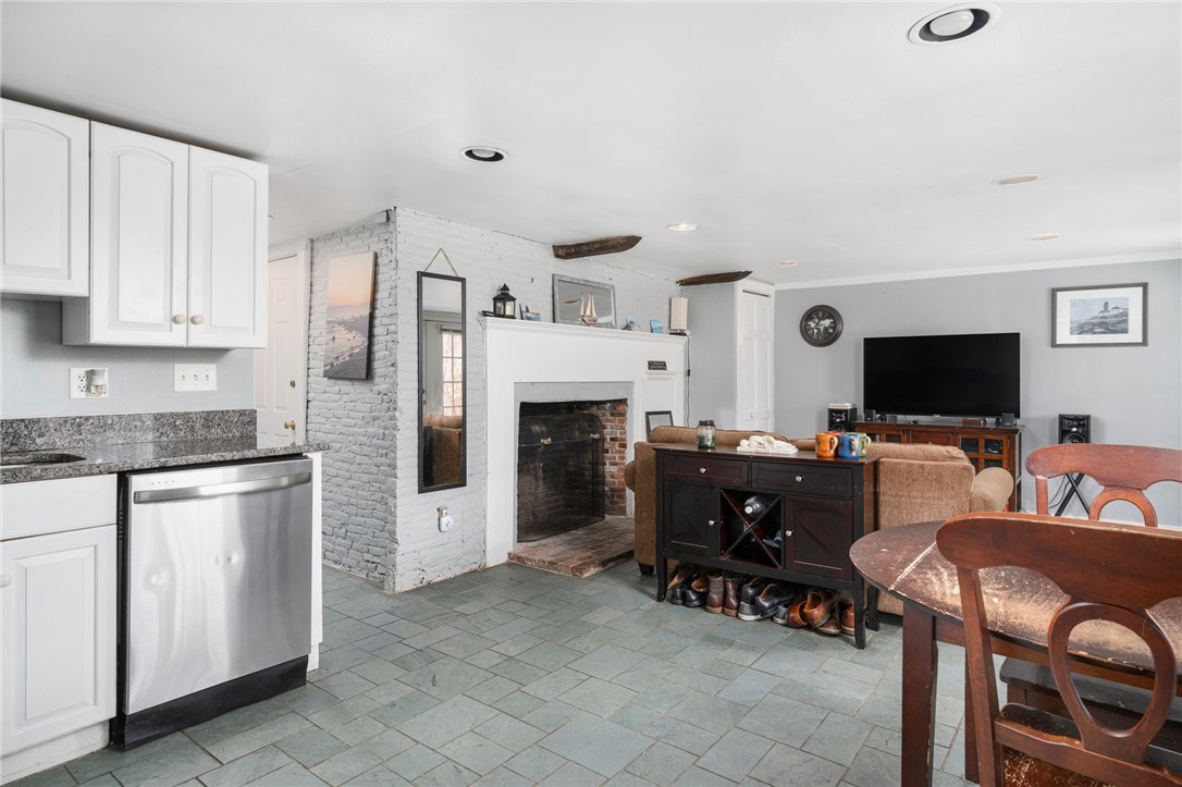 47 Post Road Warwick, RI 02888 - Photo 32 of 46 Garden Level Unit