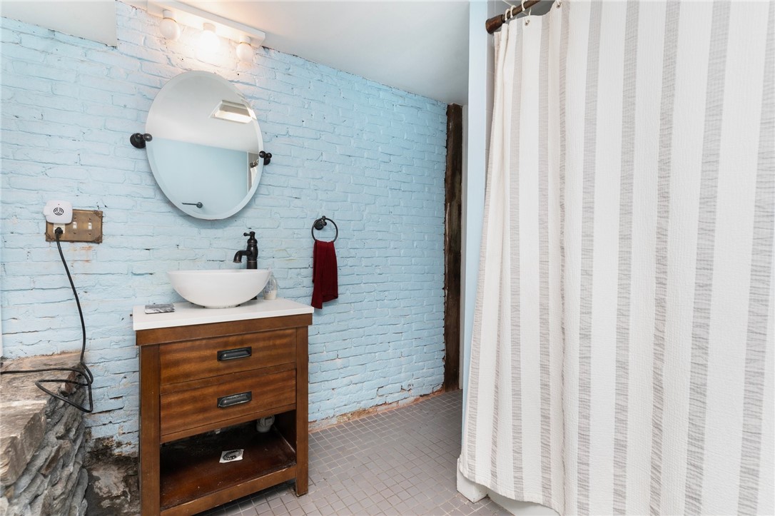 47 Post Road Warwick, RI 02888 - Photo 34 of 46 Garden Level Unit