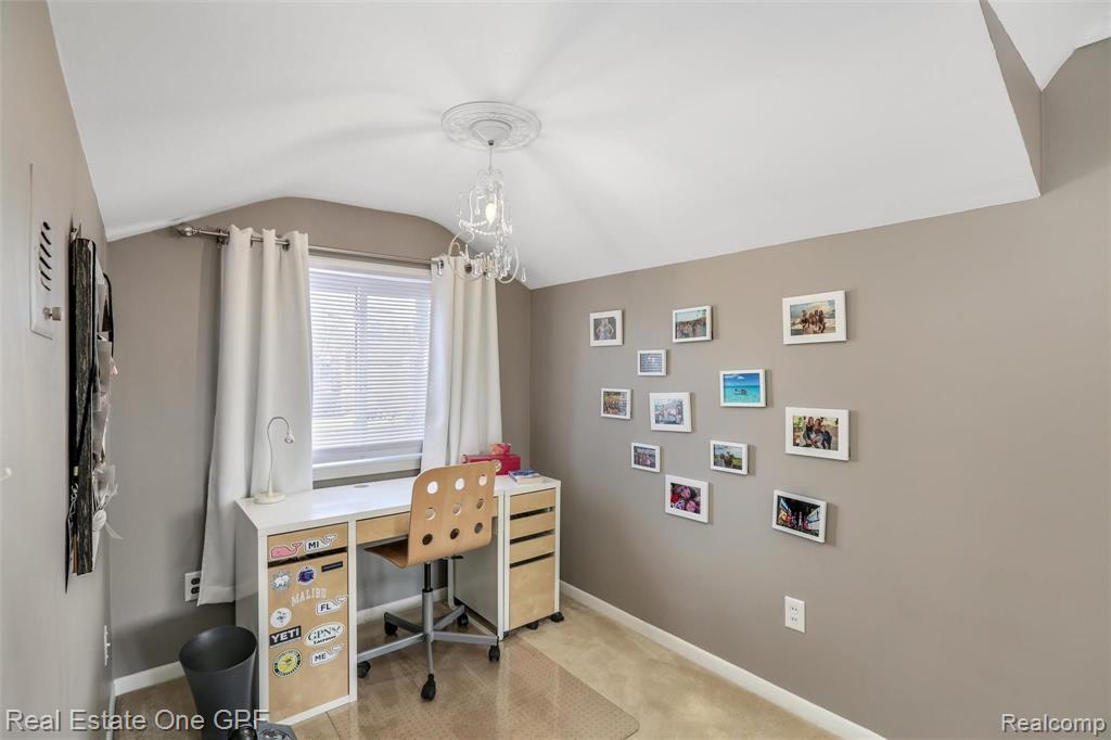 470 Cook Road Grosse Pointe Woods, MI 48236 - Photo 25 of 47