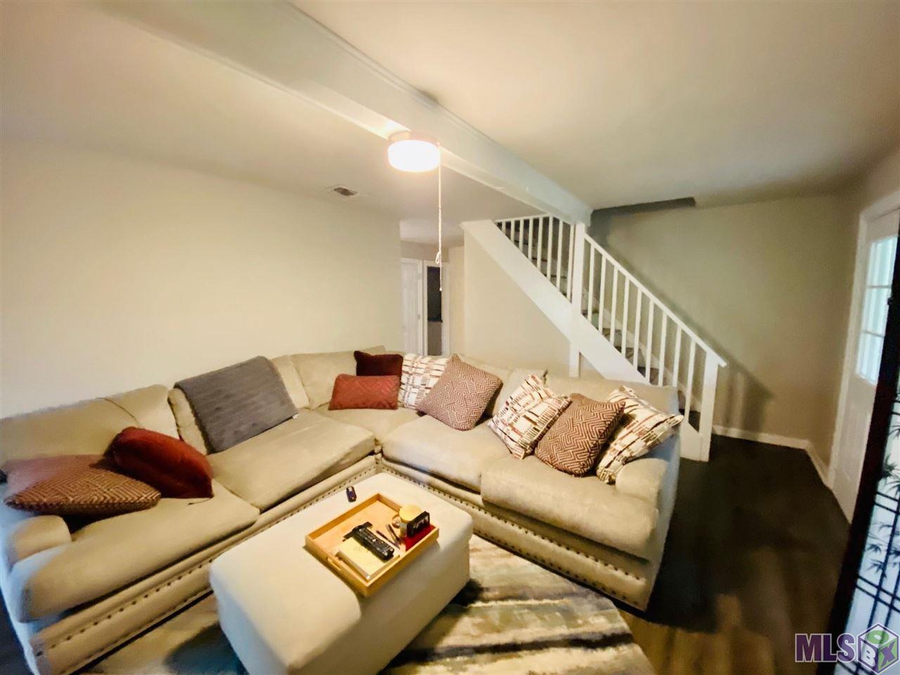 18677 Blythe Road Prairieville, LA 70769 - Photo 8 of 18 Living Room