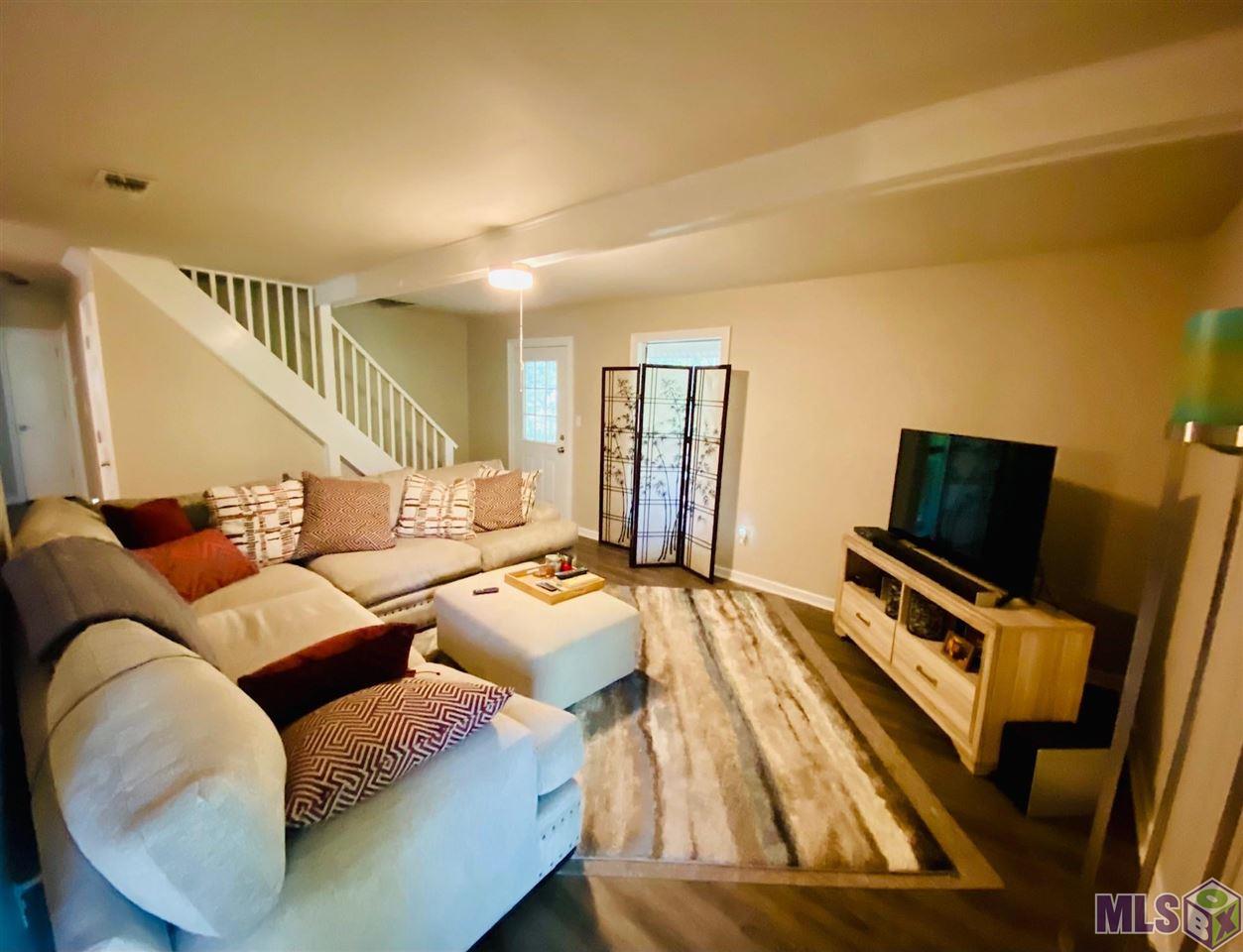 18677 Blythe Road Prairieville, LA 70769 - Photo 9 of 18 Living Room