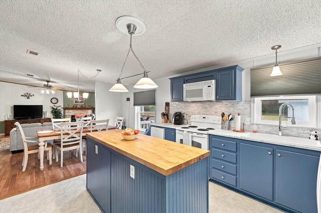 535 Stone Ridge Drive Ponder, TX 76259 - Photo 6 of 40 Gallery Image 6