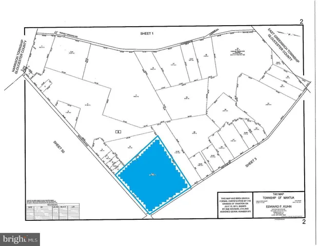 a picture of a room with a white wall