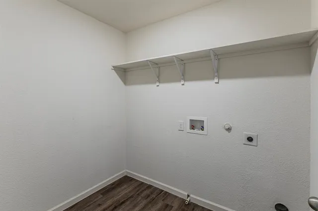 $355,000 | 201 Sabine River Road, Glenn Heights, TX 75154