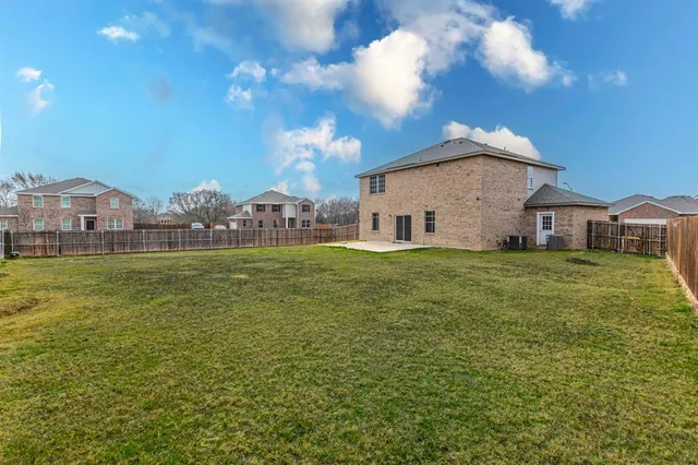 $355,000 | 201 Sabine River Road, Glenn Heights, TX 75154