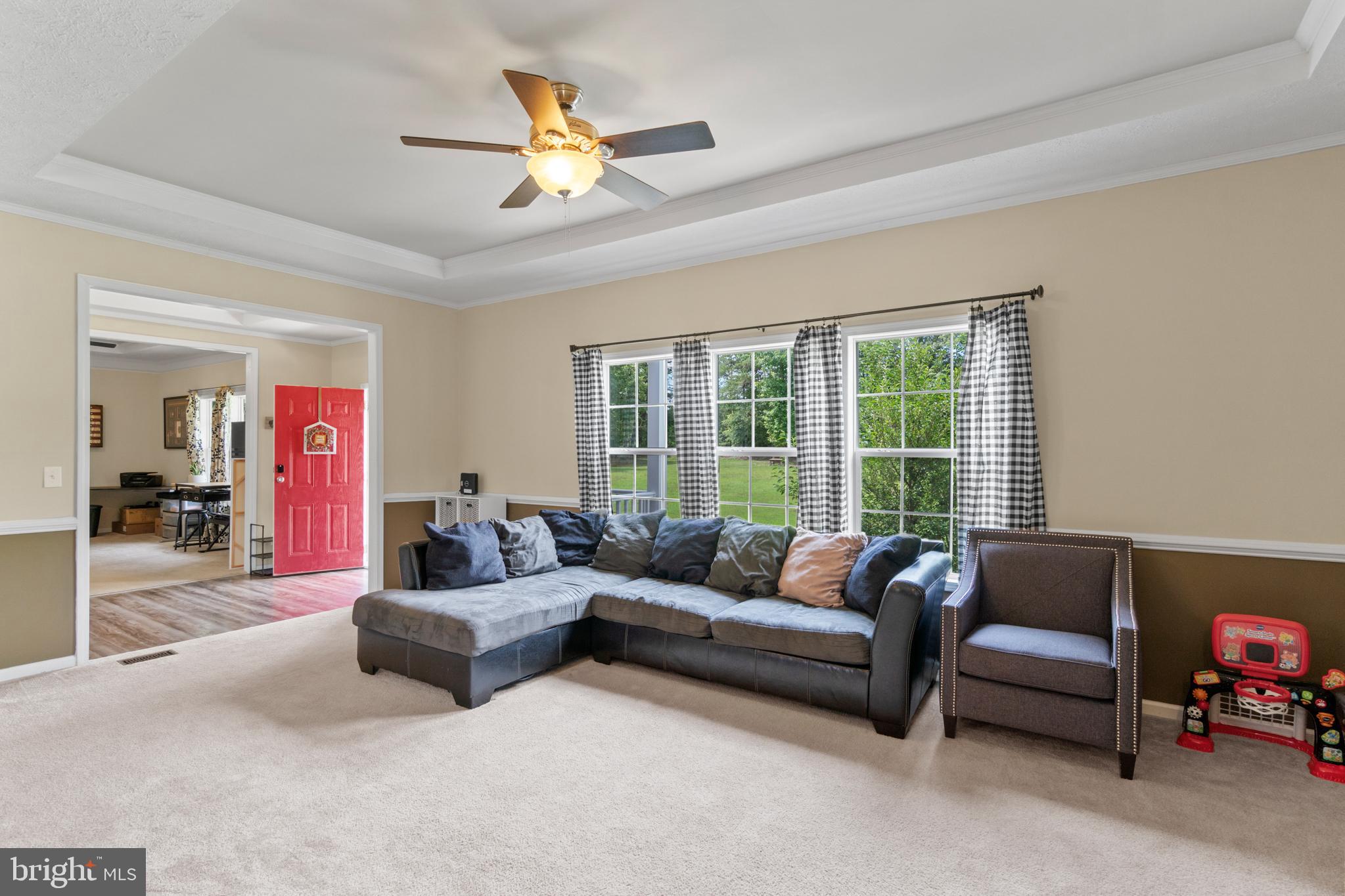 10441 Edenton Road Partlow, VA 22534 - Photo 3 of 27 Large, comfortable living room