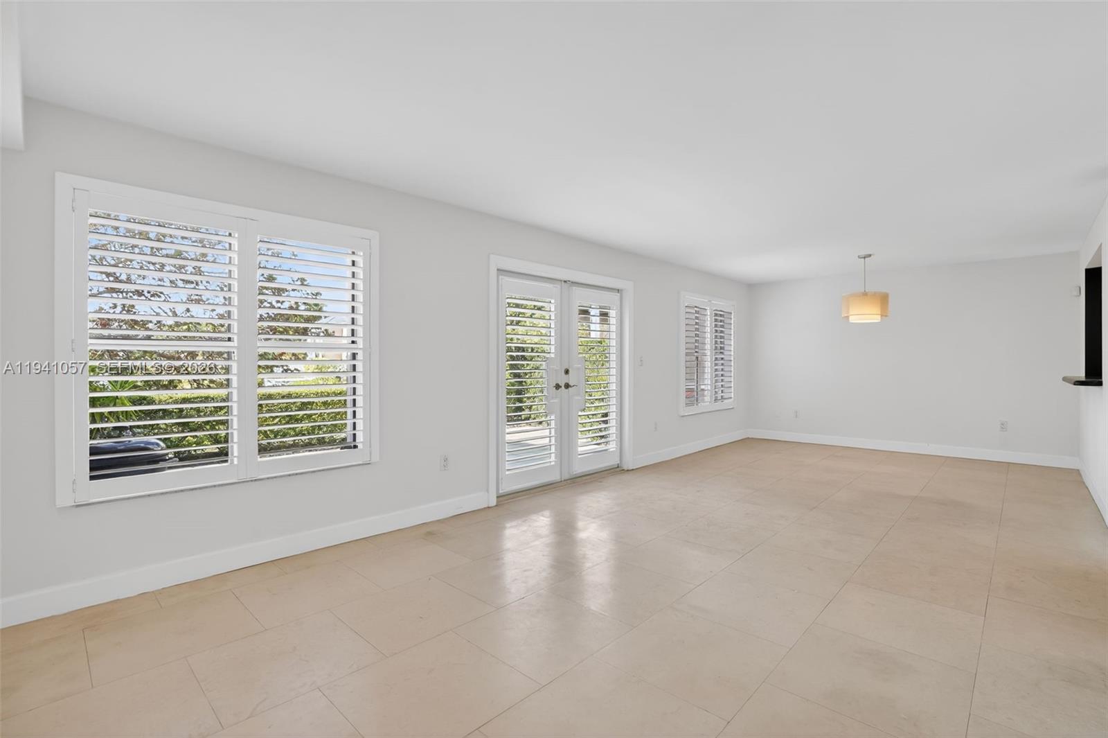 5570 Southwest 70th Place South Miami, FL 33155 - Photo 14 of 43