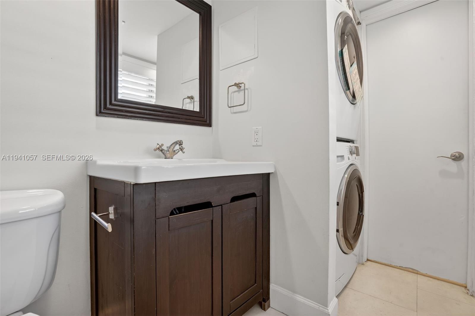 5570 Southwest 70th Place South Miami, FL 33155 - Photo 17 of 43