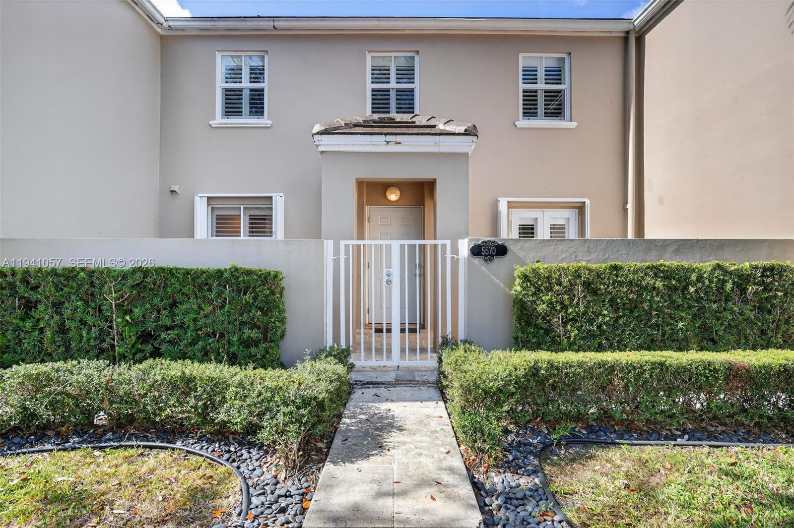 5570 Southwest 70th Place South Miami, FL 33155 - Photo 2 of 43