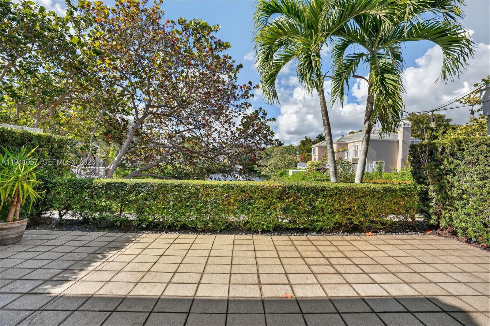 5570 Southwest 70th Place South Miami, FL 33155 - Photo 29 of 43