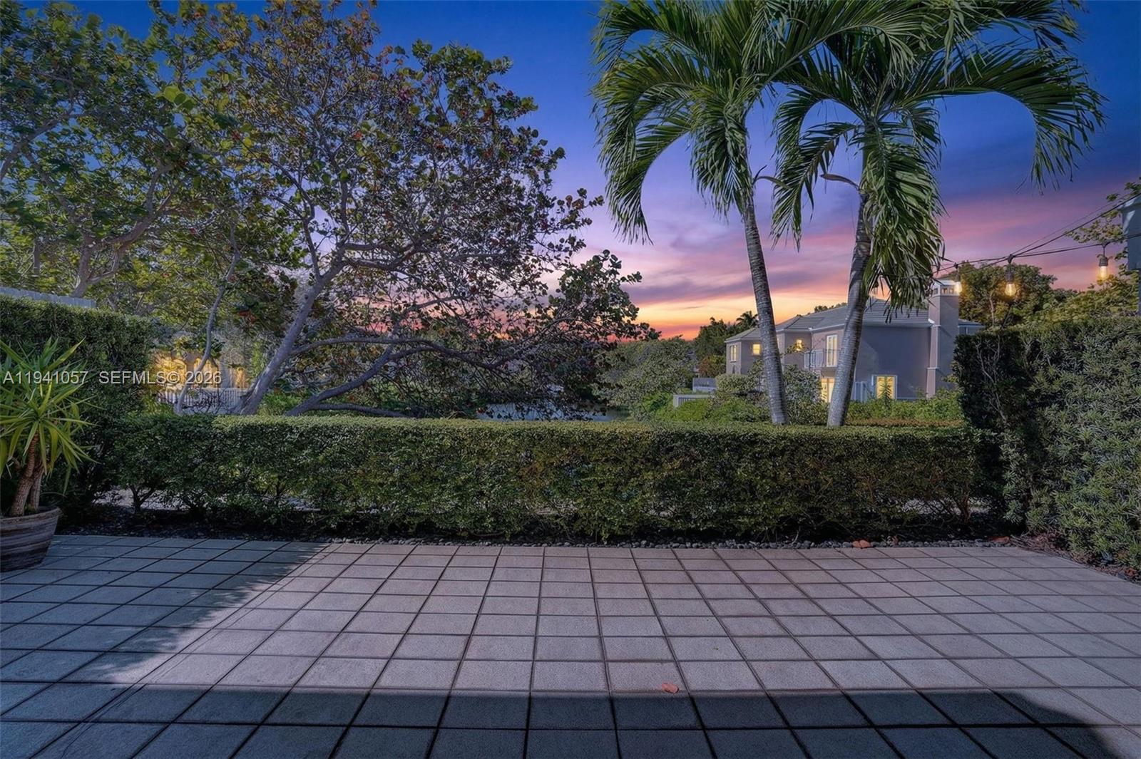 5570 Southwest 70th Place South Miami, FL 33155 - Photo 30 of 43