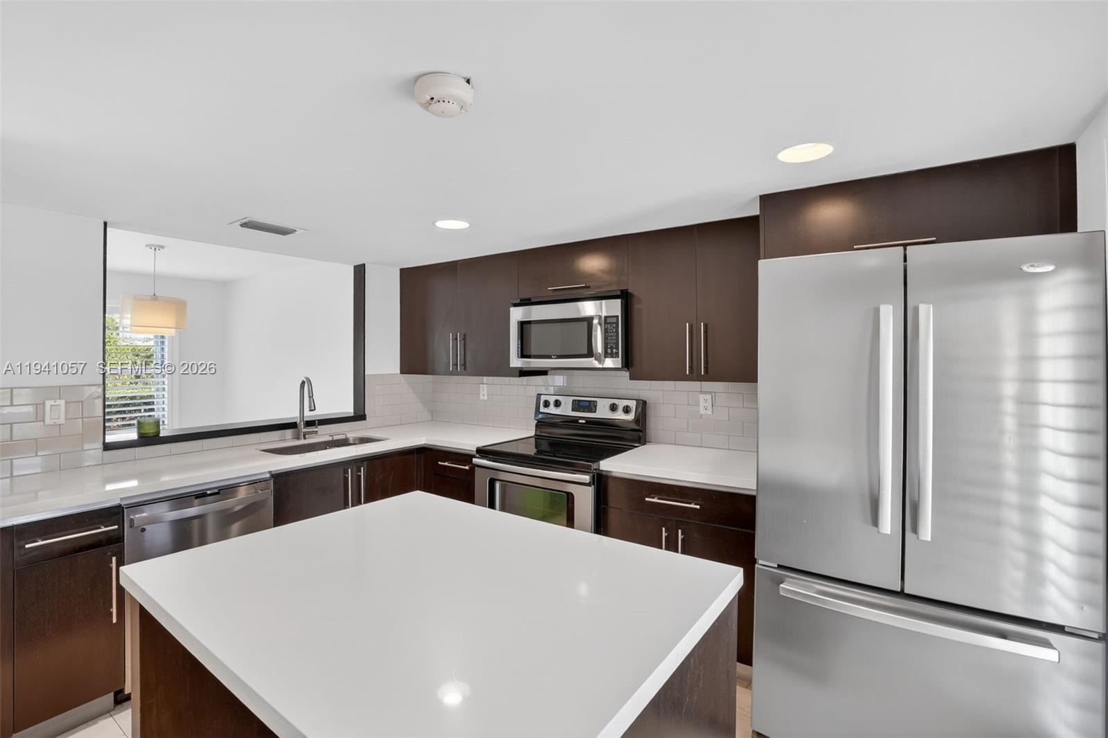 5570 Southwest 70th Place South Miami, FL 33155 - Photo 6 of 43