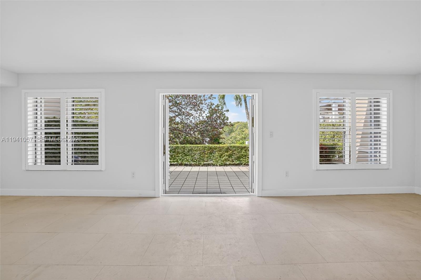 5570 Southwest 70th Place South Miami, FL 33155 - Photo 9 of 43