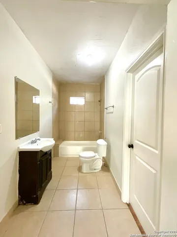$795 | 1409 West Woodlawn Avenue, Unit 5, San Antonio, TX 78201