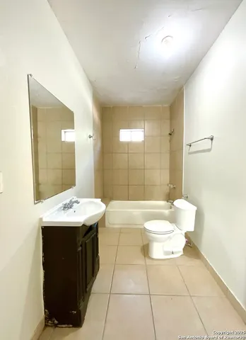 $795 | 1409 West Woodlawn Avenue, Unit 5, San Antonio, TX 78201