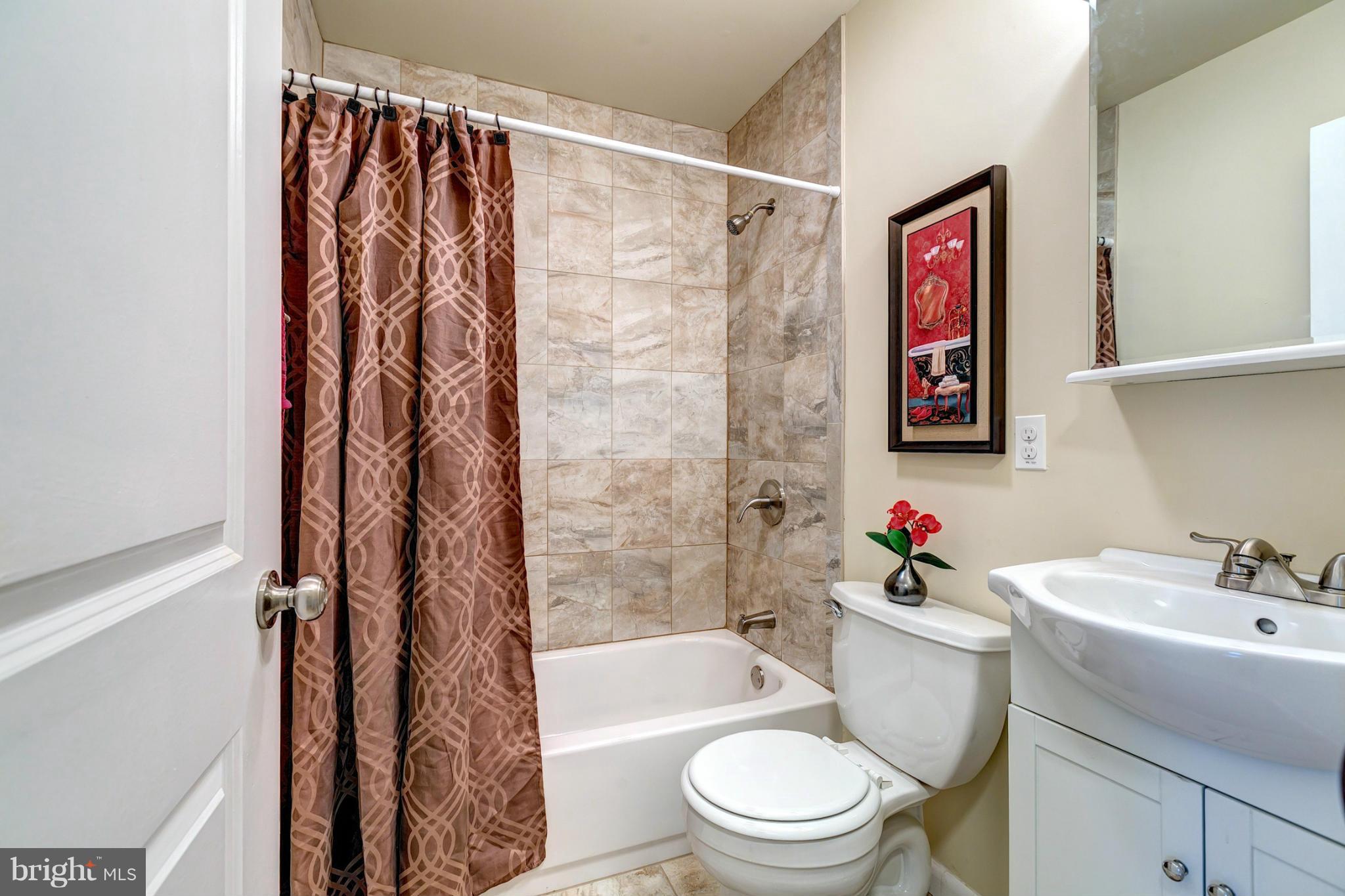 6716 Longhill Road Baltimore, MD 21207 - Photo 21 of 30 Luxurious Main Level Bath