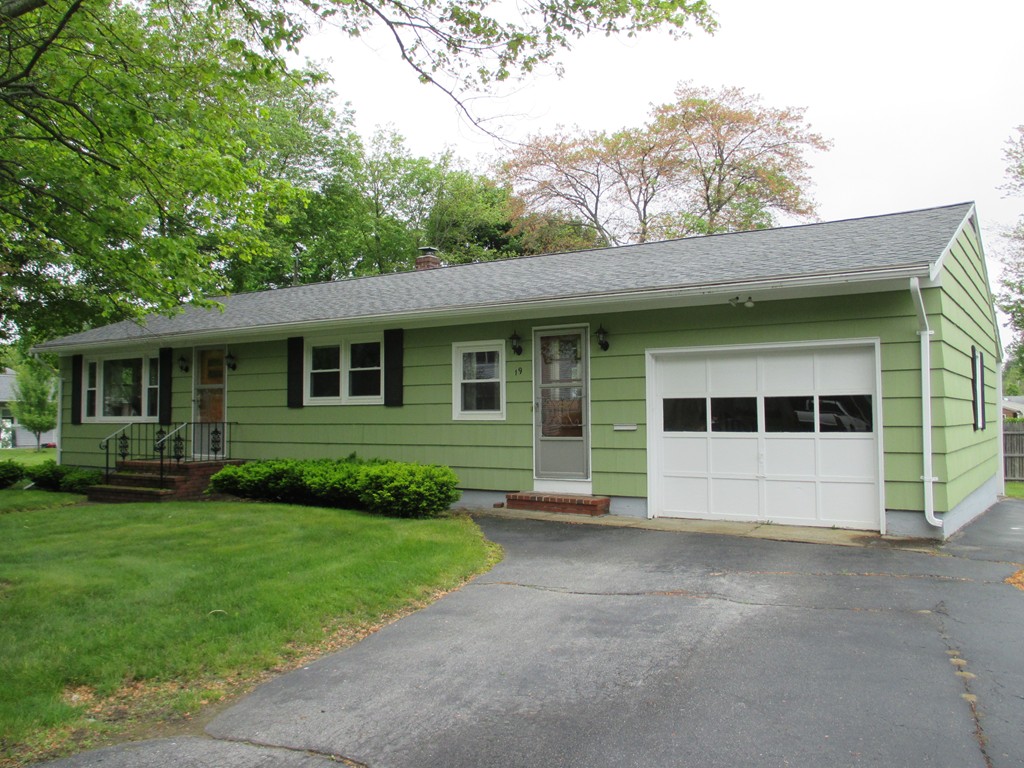 19 Francella Road Methuen, MA 01844 - Photo 3 of 16 Gallery Image 3