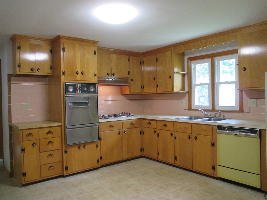 19 Francella Road Methuen, MA 01844 - Photo 8 of 16 Gallery Image 8