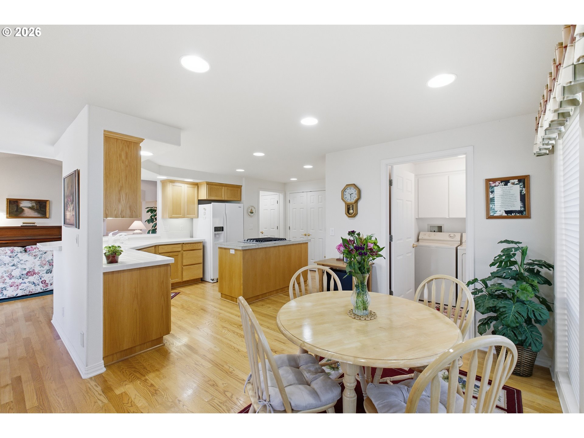 6428 Castle Lakes Court Keizer, OR 97303 - Photo 13 of 48 a kitchen with a table and chairs