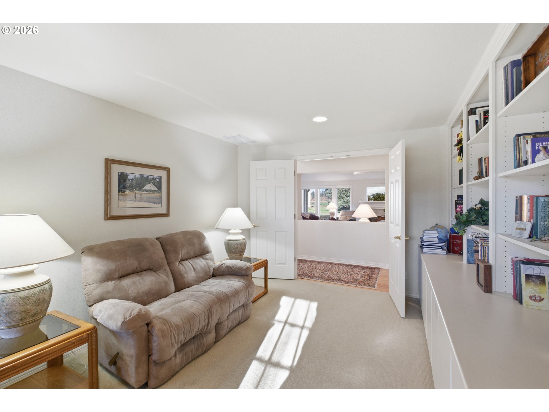 6428 Castle Lakes Court Keizer, OR 97303 - Photo 25 of 48 a living room with furniture and a flat screen tv