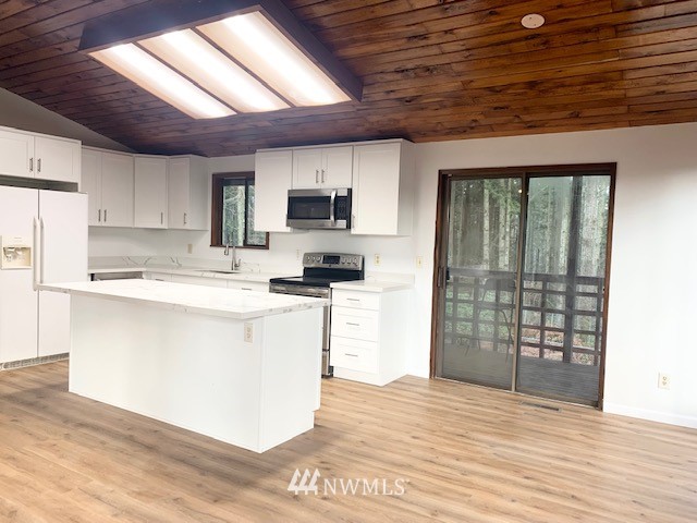 6825 Phillips Road Southeast Port Orchard, WA 98367 - Photo 8 of 32 Gallery Image 8