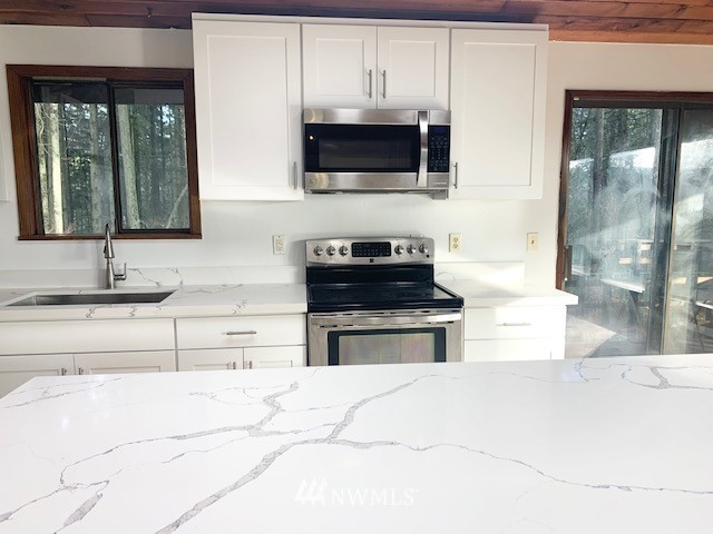 6825 Phillips Road Southeast Port Orchard, WA 98367 - Photo 10 of 32 Gallery Image 10