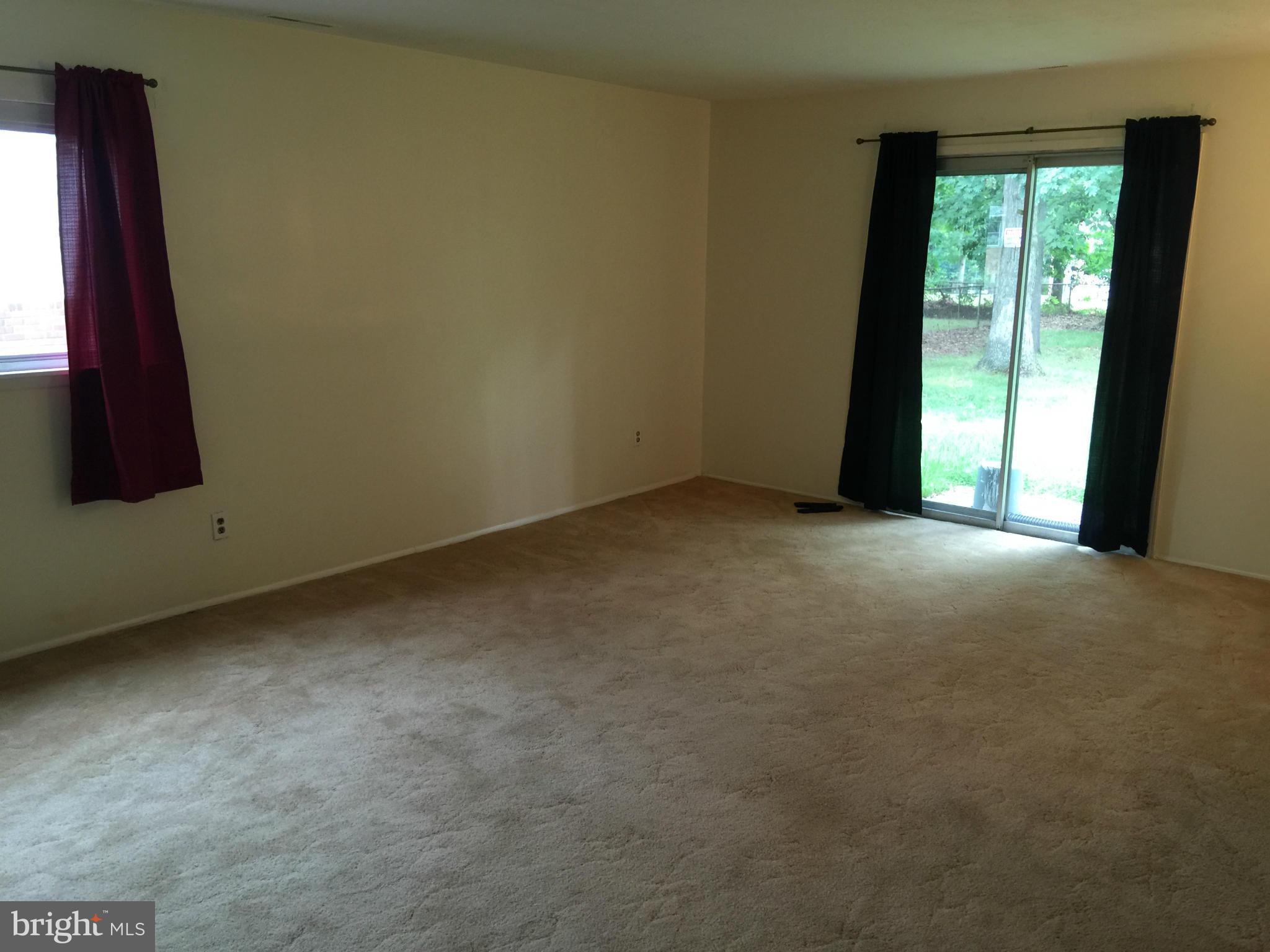 7209 Fairbrook Road Baltimore, MD 21244 - Photo 12 of 16 Family Room