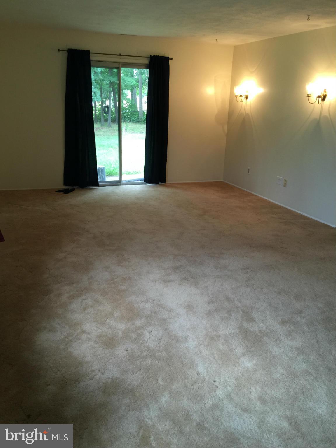 7209 Fairbrook Road Baltimore, MD 21244 - Photo 3 of 16 Family Room