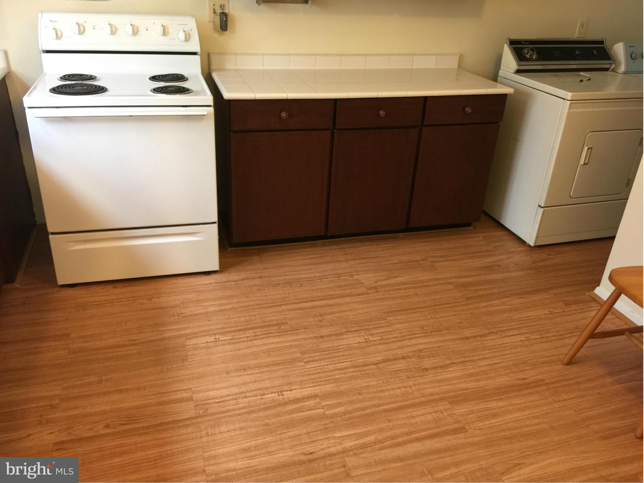 7209 Fairbrook Road Baltimore, MD 21244 - Photo 6 of 16 Kitchen