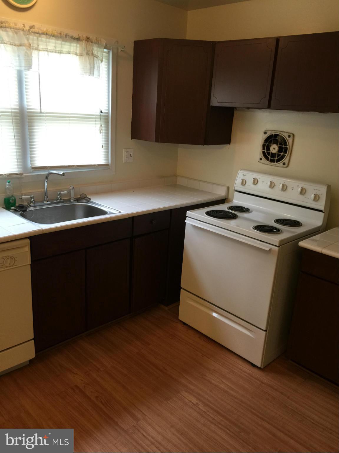 7209 Fairbrook Road Baltimore, MD 21244 - Photo 7 of 16 Kitchen