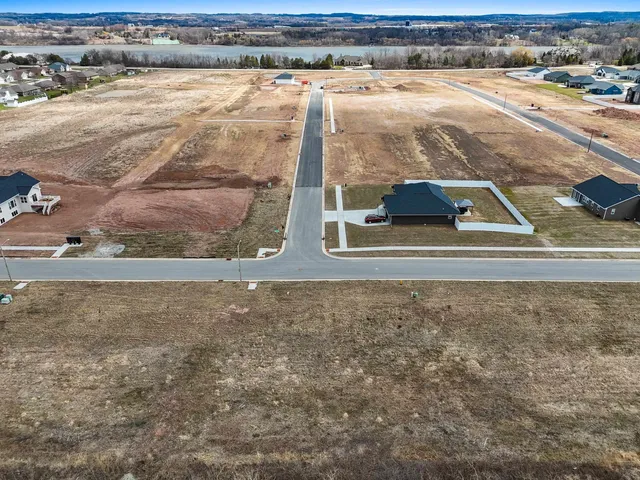 $76,900 | 400 Lansdowne Street, Unit 252, De Pere, WI 54115